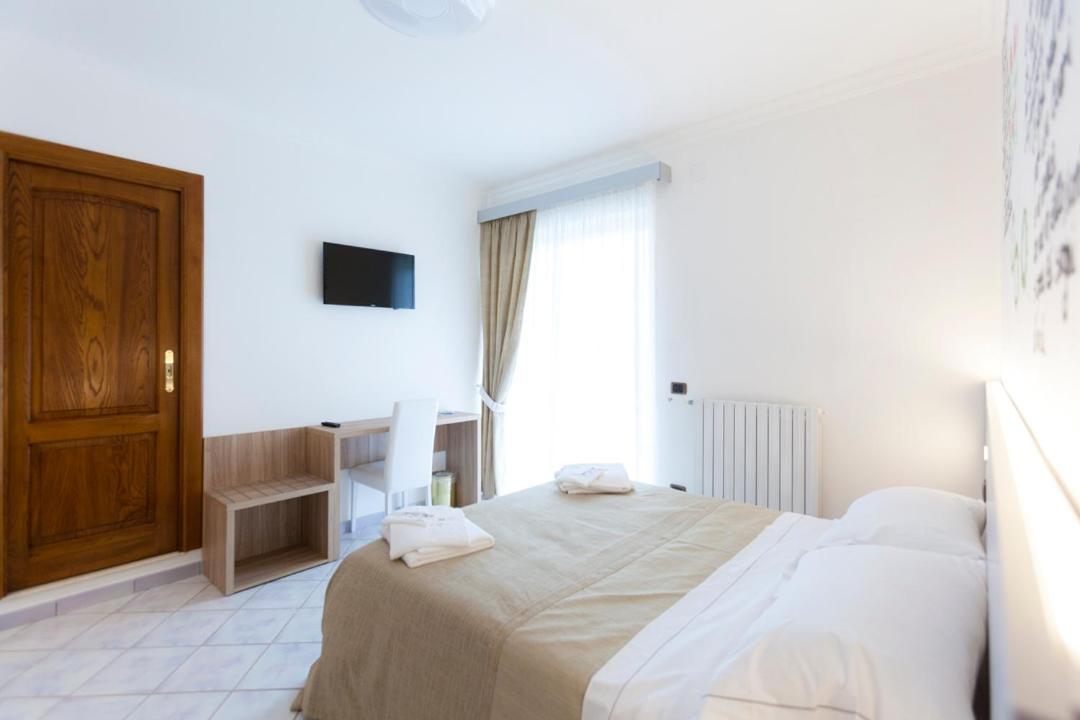 Na' Poesia B&B Di Charme Сант-Агата-де-Готи Экстерьер фото