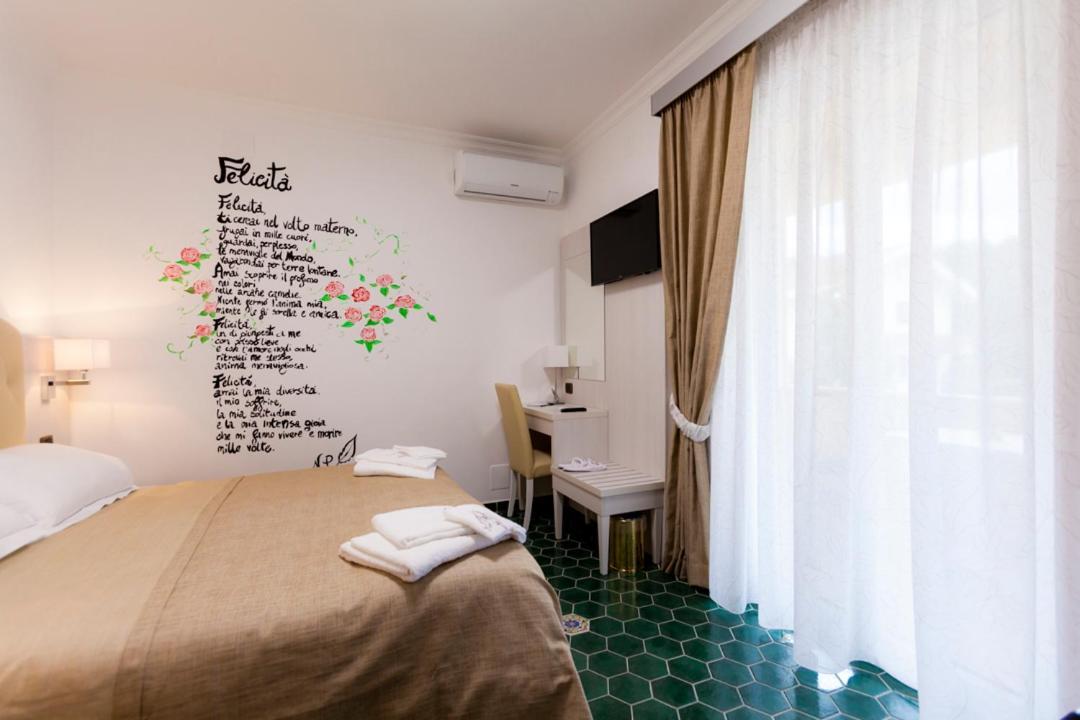 Na' Poesia B&B Di Charme Сант-Агата-де-Готи Экстерьер фото